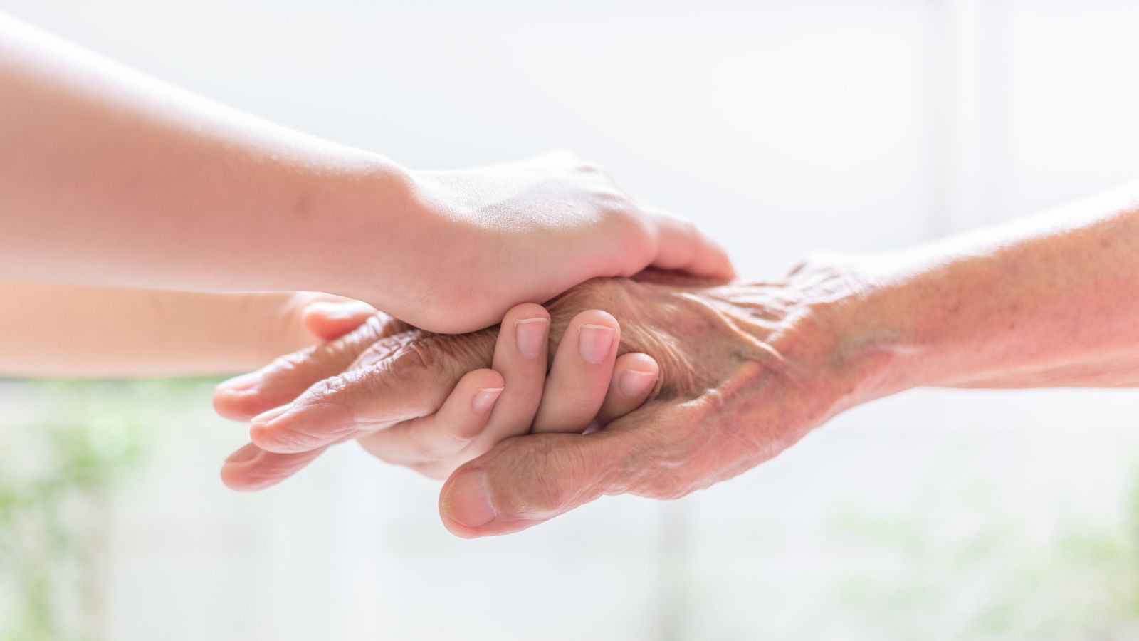 8 Best Sensory Activities to Enhance the Lives of Dementia Patients